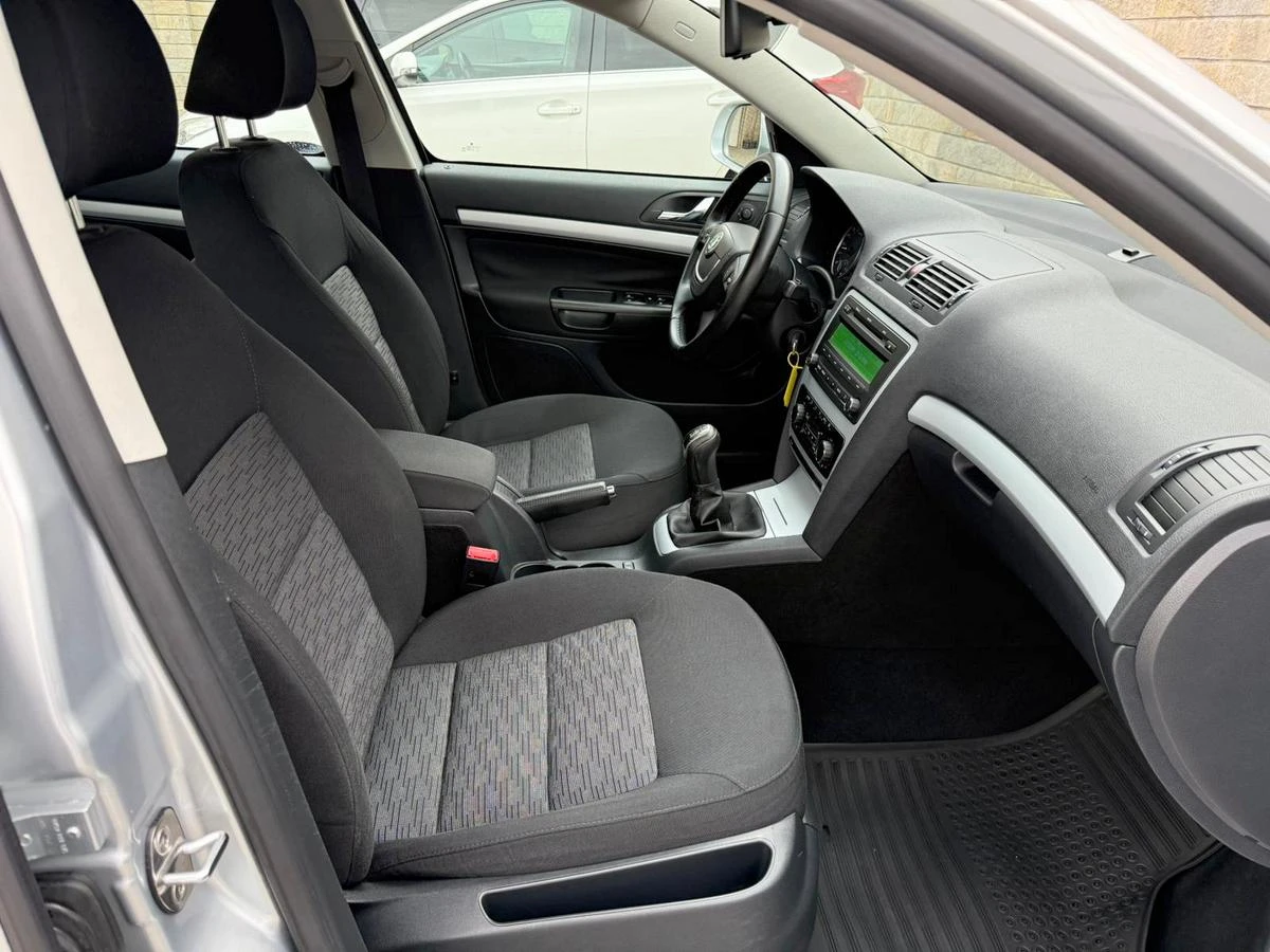 Skoda Octavia 1.6_TDi_110000km, снимка 10 - Автомобили и джипове - 53963423