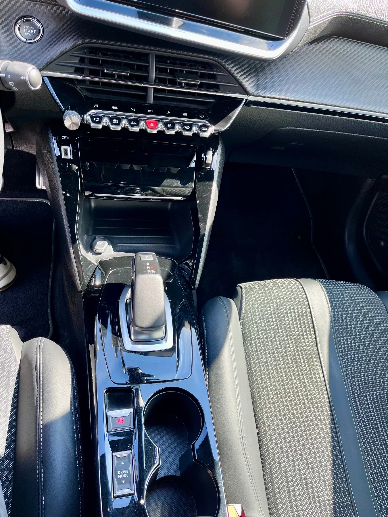 Peugeot 208 GT Line 20000км. , снимка 16 - Автомобили и джипове - 54102020