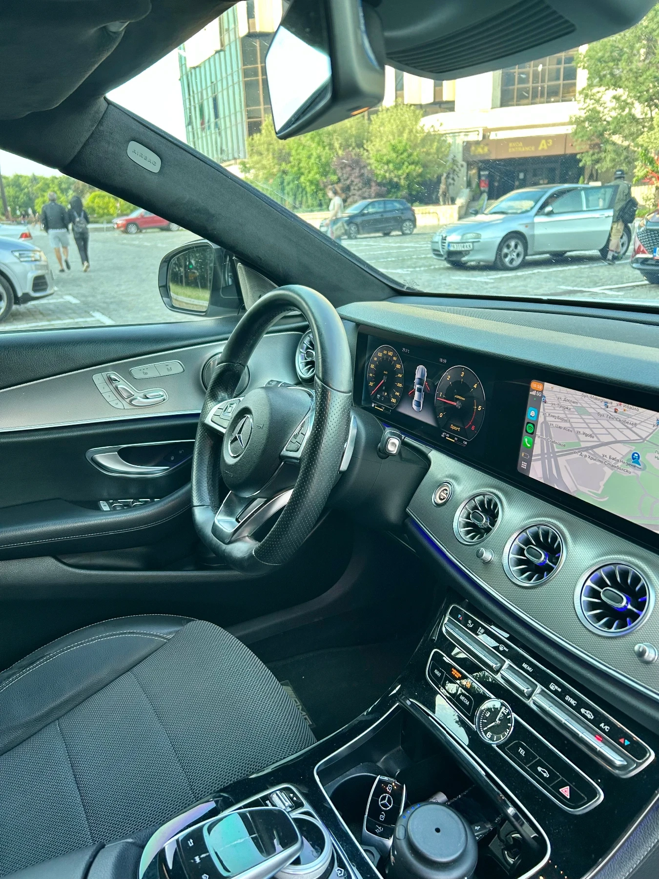 Mercedes-Benz E 220 W213, снимка 9 - Автомобили и джипове - 54541488
