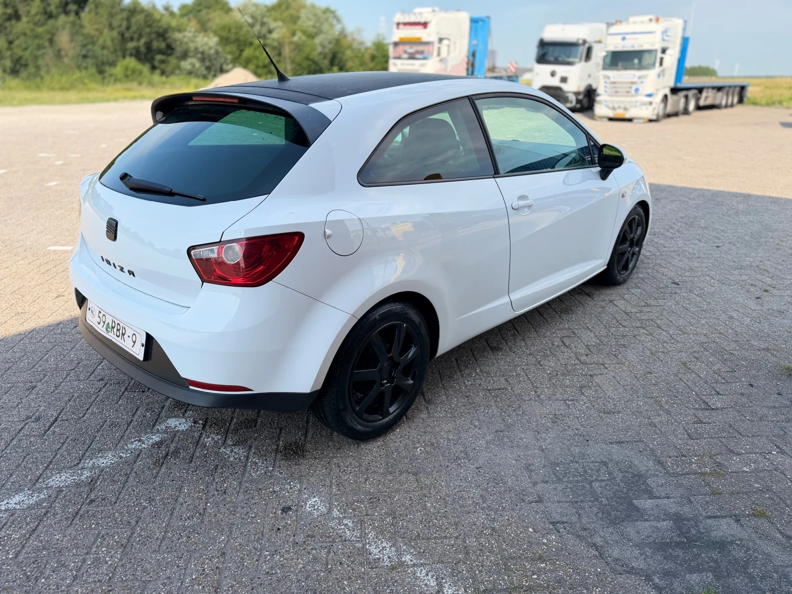 Seat Ibiza SEAT IBIZA 1.2 TDI   КОЖА   ПОДГРЕВ   АВТОПИЛОТ   , снимка 4 - Автомобили и джипове - 55036872