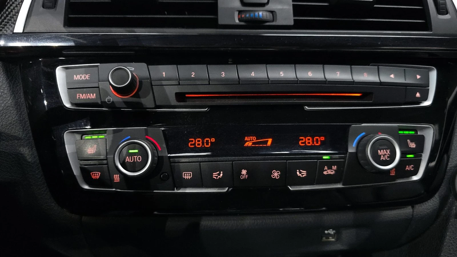 BMW M4 HARMAN KARDON* HUD* ПОДГРЕВ ВОЛАН* КРАЙНА ЦЕНА, снимка 16 - Автомобили и джипове - 55340570