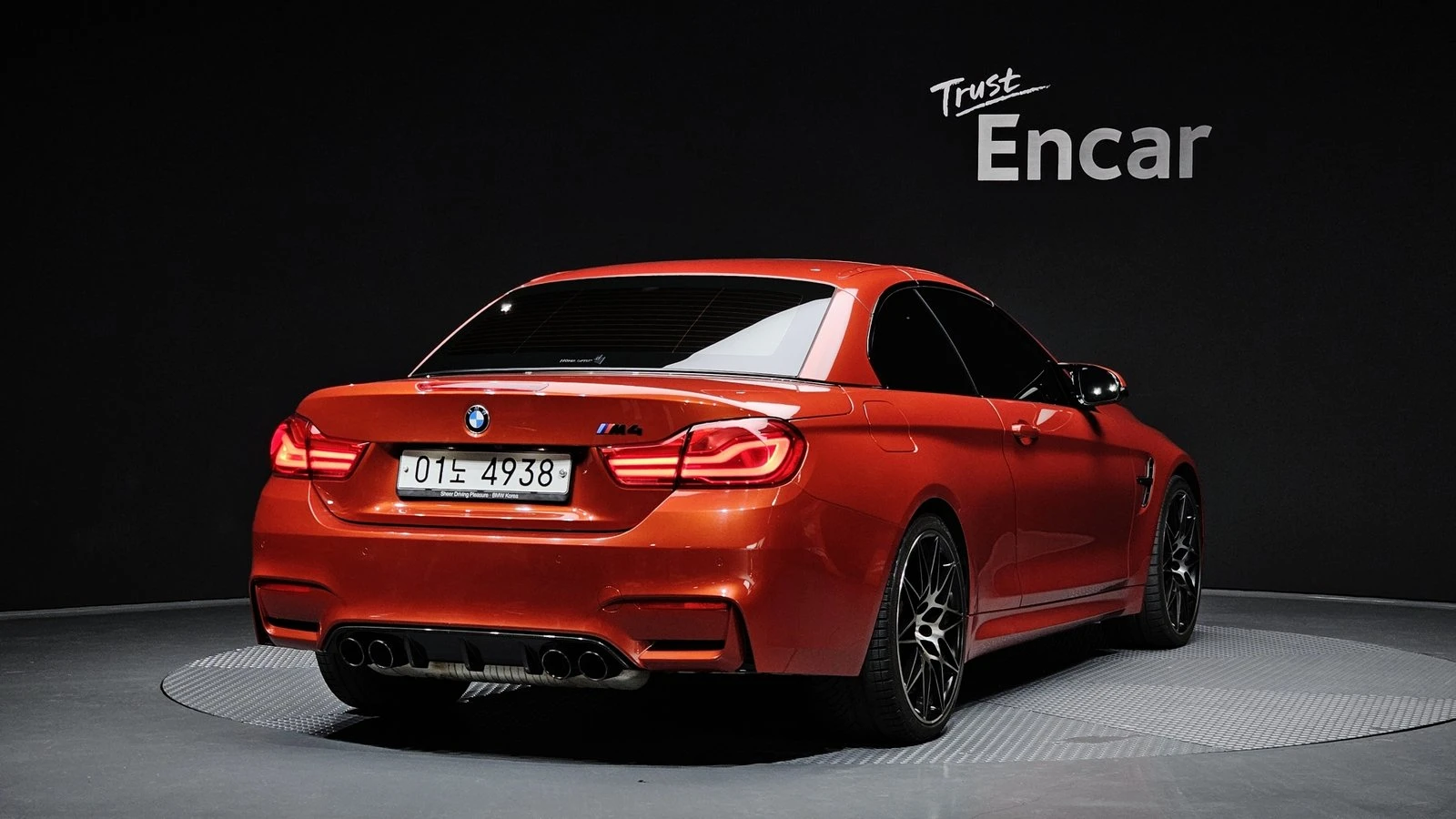 BMW M4 HARMAN KARDON* HUD* ПОДГРЕВ ВОЛАН* КРАЙНА ЦЕНА, снимка 2 - Автомобили и джипове - 55340570