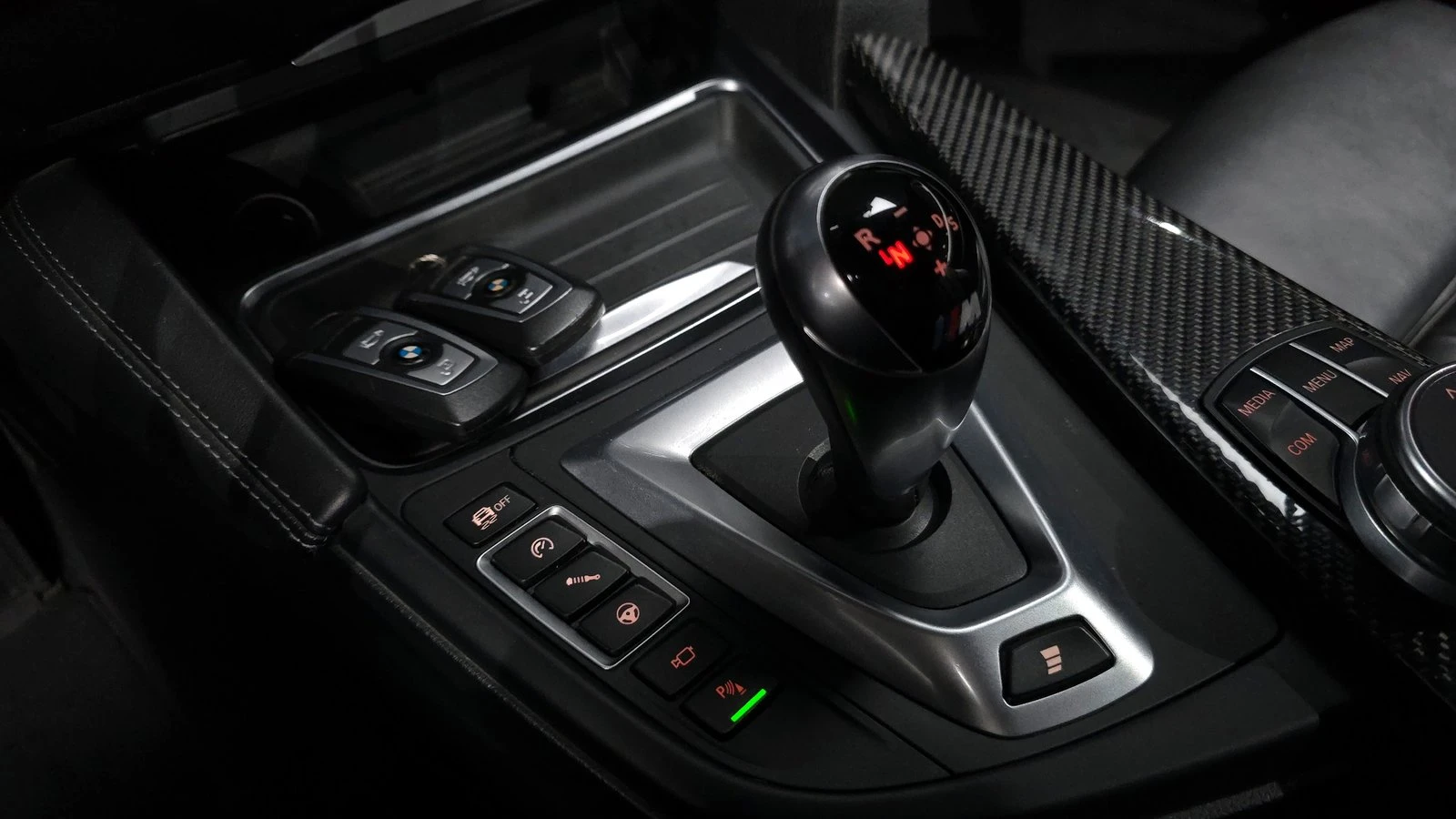 BMW M4 HARMAN KARDON* HUD* ПОДГРЕВ ВОЛАН* КРАЙНА ЦЕНА, снимка 9 - Автомобили и джипове - 55340570