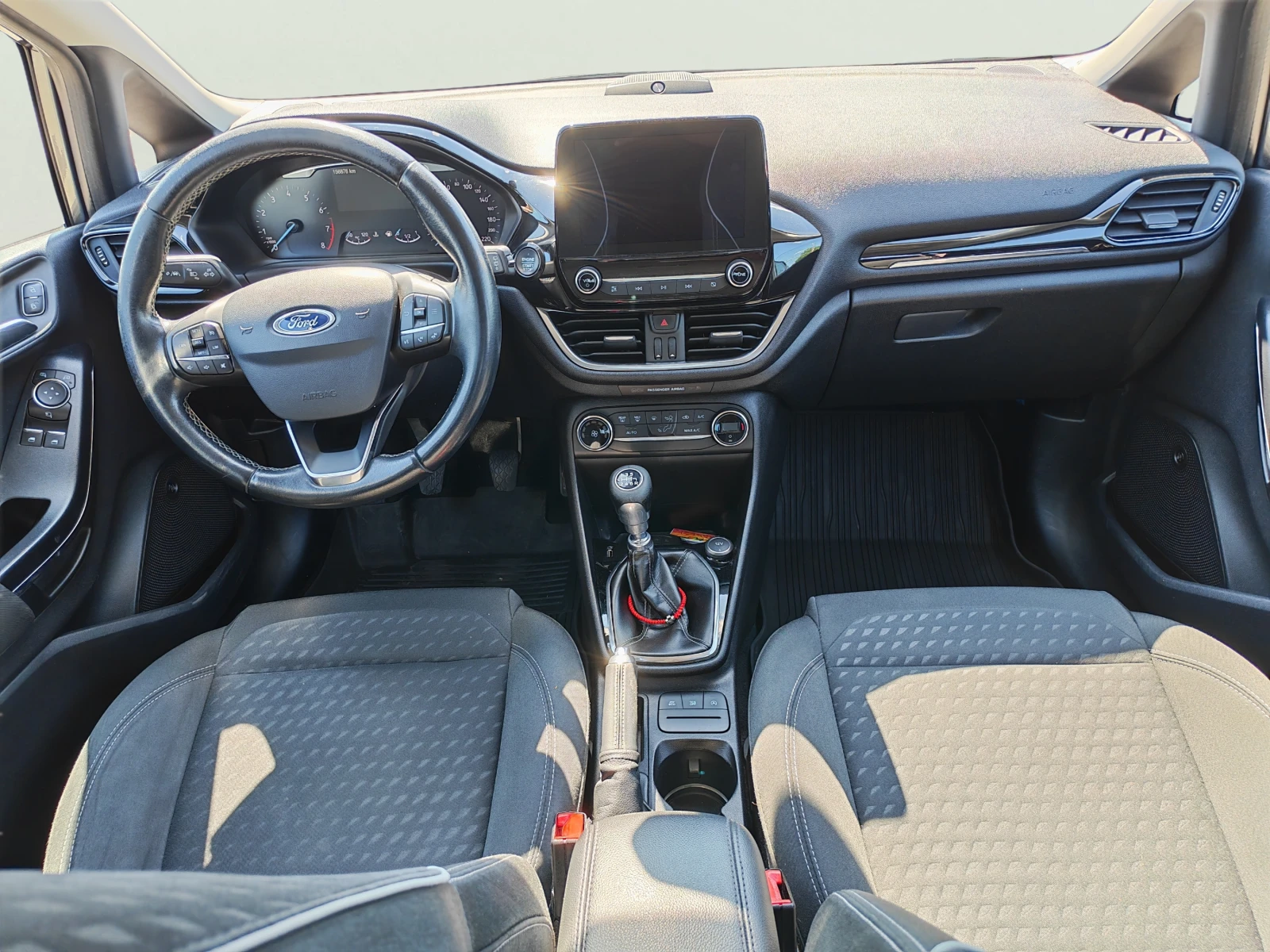 Ford Fiesta 1.0 EcoBoost, снимка 11 - Автомобили и джипове - 55398549