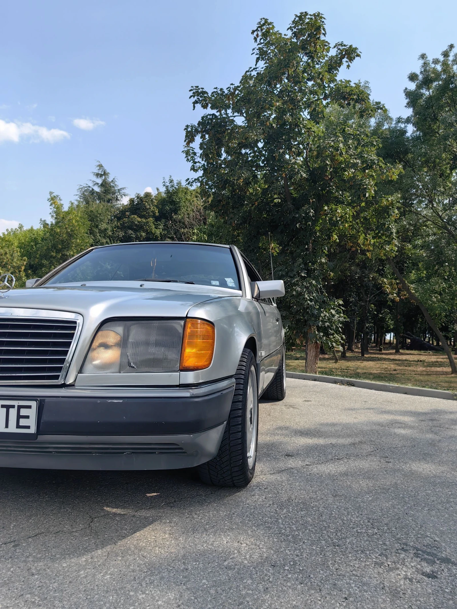 Mercedes-Benz 124 E200 coupe 136кс 1996г, снимка 5 - Автомобили и джипове - 55590562