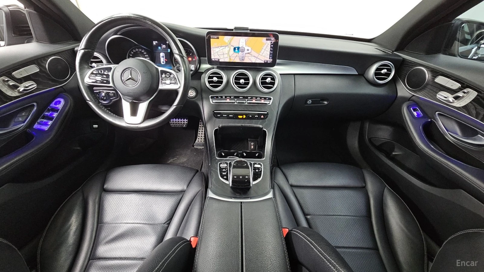 Mercedes-Benz C 220 4MATIC AMG* КОЖА* НАВИ* ПАНО* АВТОКРЕДИТ, снимка 6 - Автомобили и джипове - 55618832