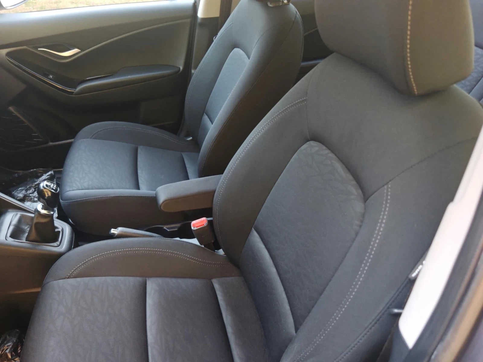 Hyundai Ix20 1.4CRDi, снимка 16 - Автомобили и джипове - 55943466