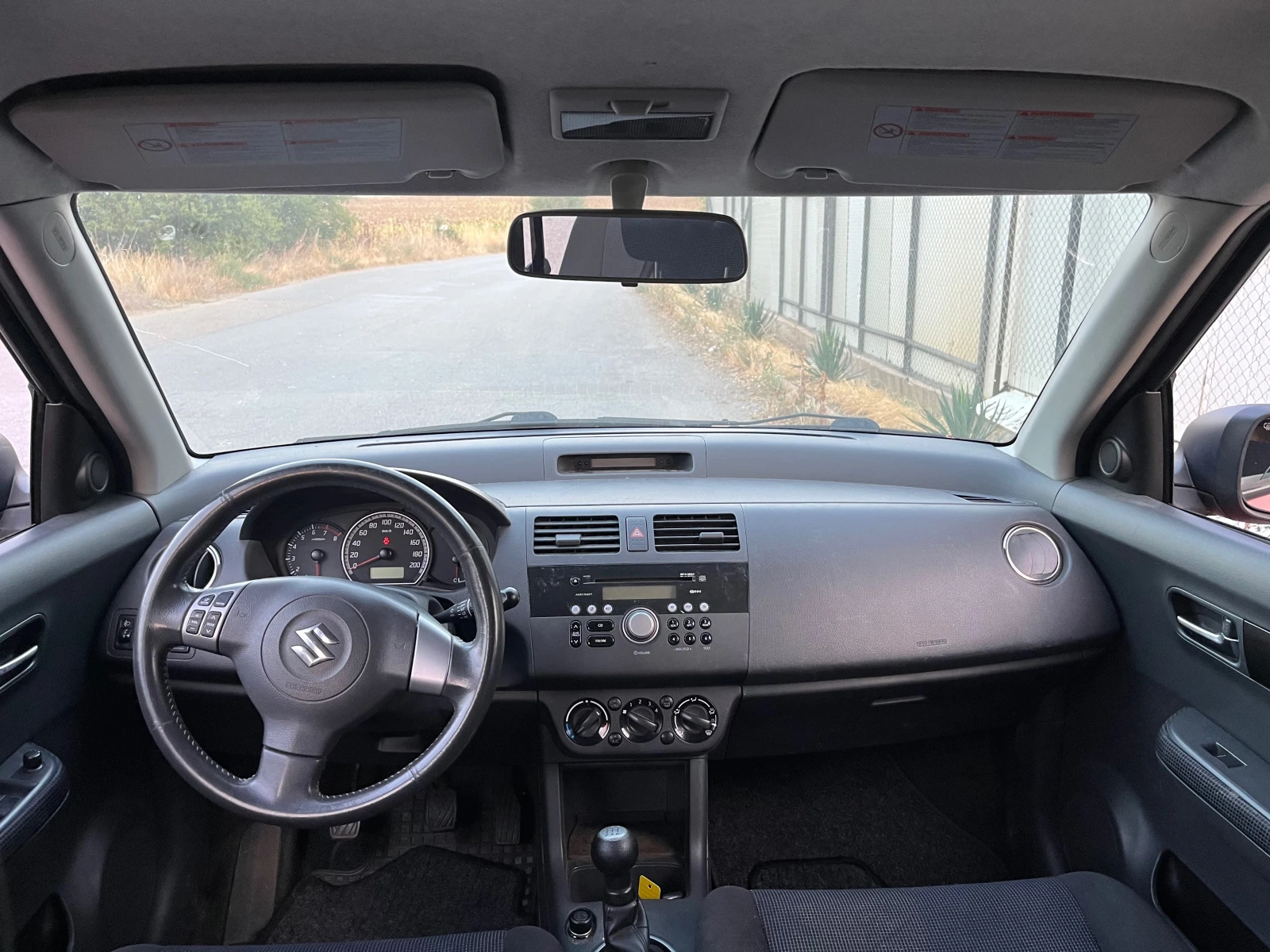 Suzuki Swift 1.3 4Х4, снимка 12 - Автомобили и джипове - 56168701