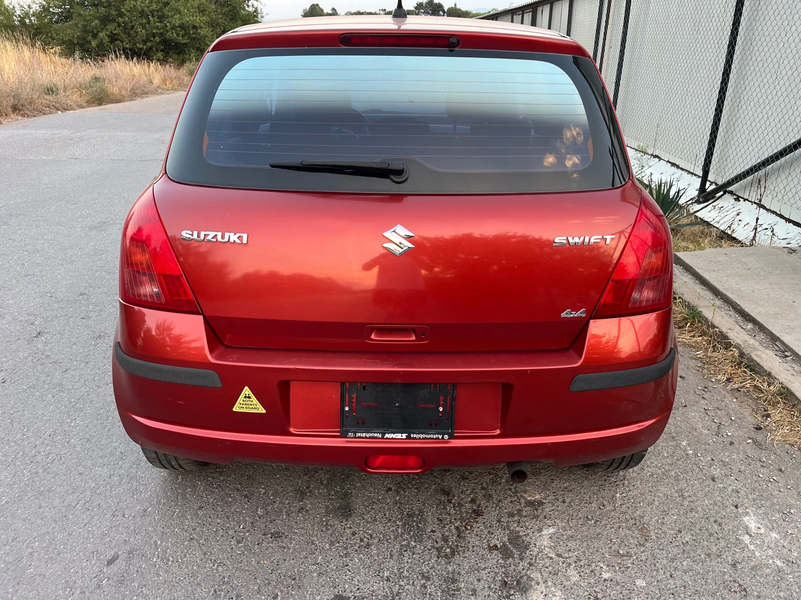 Suzuki Swift 1.3 4Х4, снимка 6 - Автомобили и джипове - 56168701