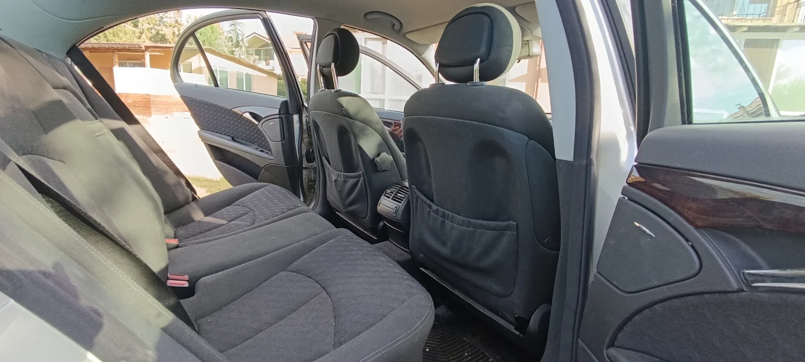 Mercedes-Benz E 220, снимка 7 - Автомобили и джипове - 56441001