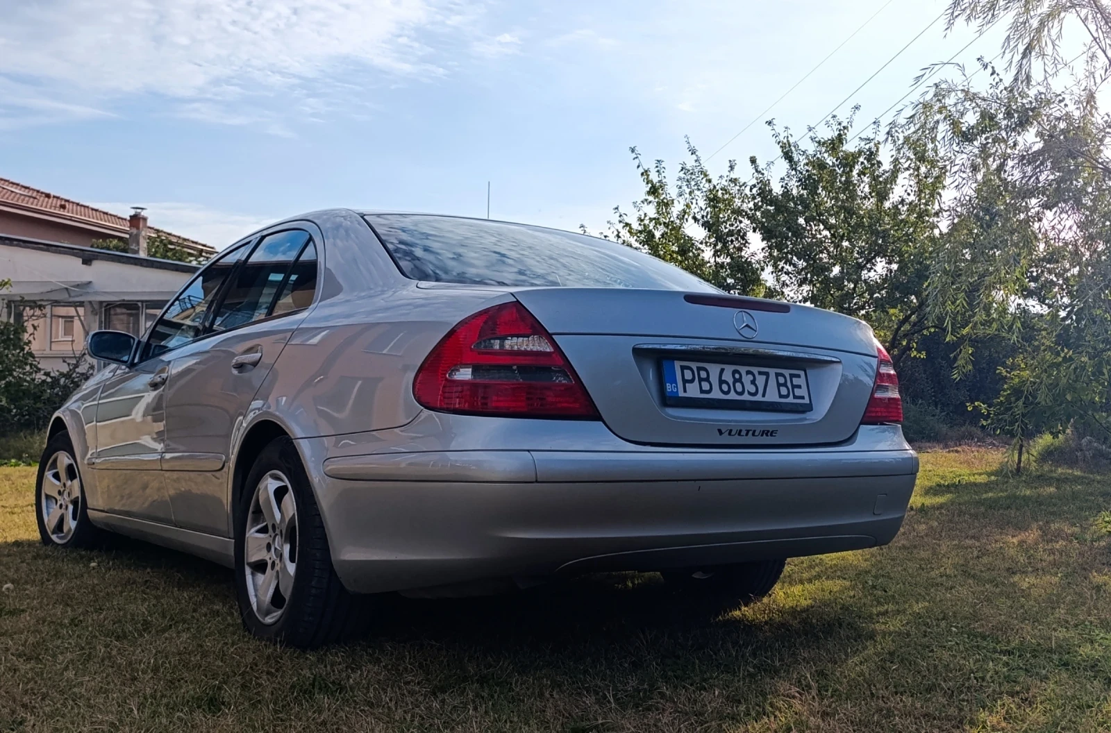 Mercedes-Benz E 220, снимка 6 - Автомобили и джипове - 56441001