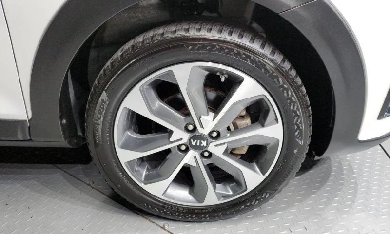 Kia Stonic 1.4 Trendy * НАЙ-ДОБРА ЦЕНА В БЪЛГАРИЯ* , снимка 5 - Автомобили и джипове - 52112624