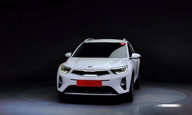 Kia Stonic 1.4 Trendy * НАЙ-ДОБРА ЦЕНА В БЪЛГАРИЯ* , снимка 3 - Автомобили и джипове - 52112624