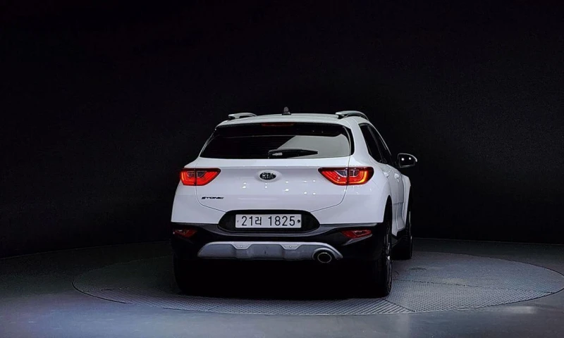 Kia Stonic 1.4 Trendy * НАЙ-ДОБРА ЦЕНА В БЪЛГАРИЯ* , снимка 4 - Автомобили и джипове - 52112624