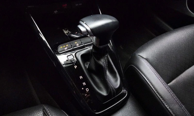 Kia Stonic 1.4 Trendy * НАЙ-ДОБРА ЦЕНА В БЪЛГАРИЯ* , снимка 9 - Автомобили и джипове - 52112624