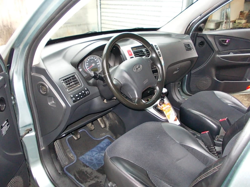 Hyundai Tucson, снимка 8 - Автомобили и джипове - 53063720