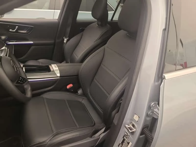 Mercedes-Benz GLC 300 * 4MATIC * 2 КЛЮЧА * ПАНОРАМА * 2026 * CARFAX * , снимка 4 - Автомобили и джипове - 55644365