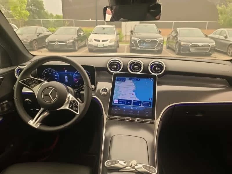 Mercedes-Benz GLC 300 * 4MATIC * 2 КЛЮЧА * ПАНОРАМА * 2026 * CARFAX * , снимка 5 - Автомобили и джипове - 55644365