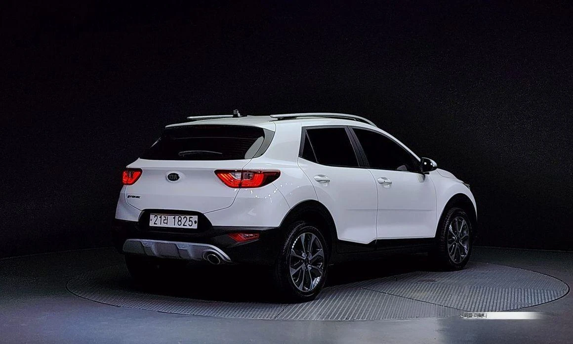 Kia Stonic 1.4 Trendy * НАЙ-ДОБРА ЦЕНА В БЪЛГАРИЯ*  - изображение 2