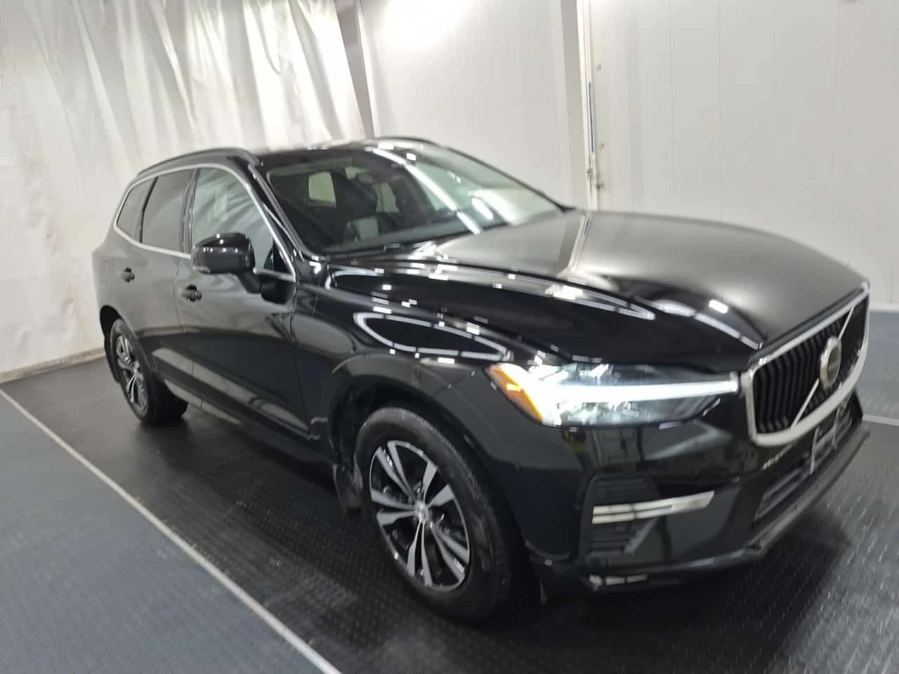 Volvo XC60 CORE  CARFAX, снимка 2 - Автомобили и джипове - 53731913