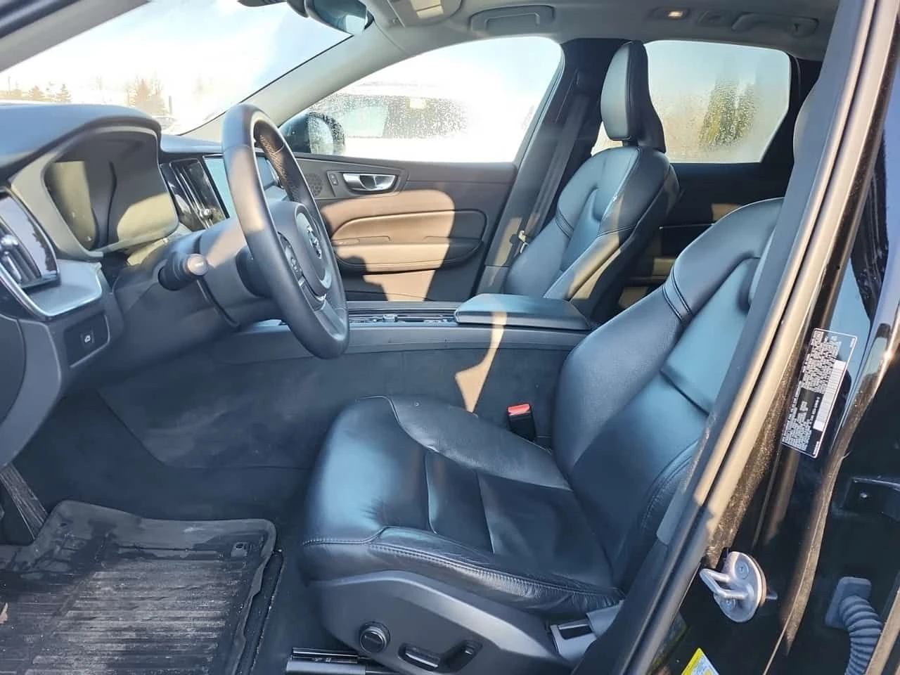 Volvo XC60 CORE  CARFAX, снимка 5 - Автомобили и джипове - 53731913