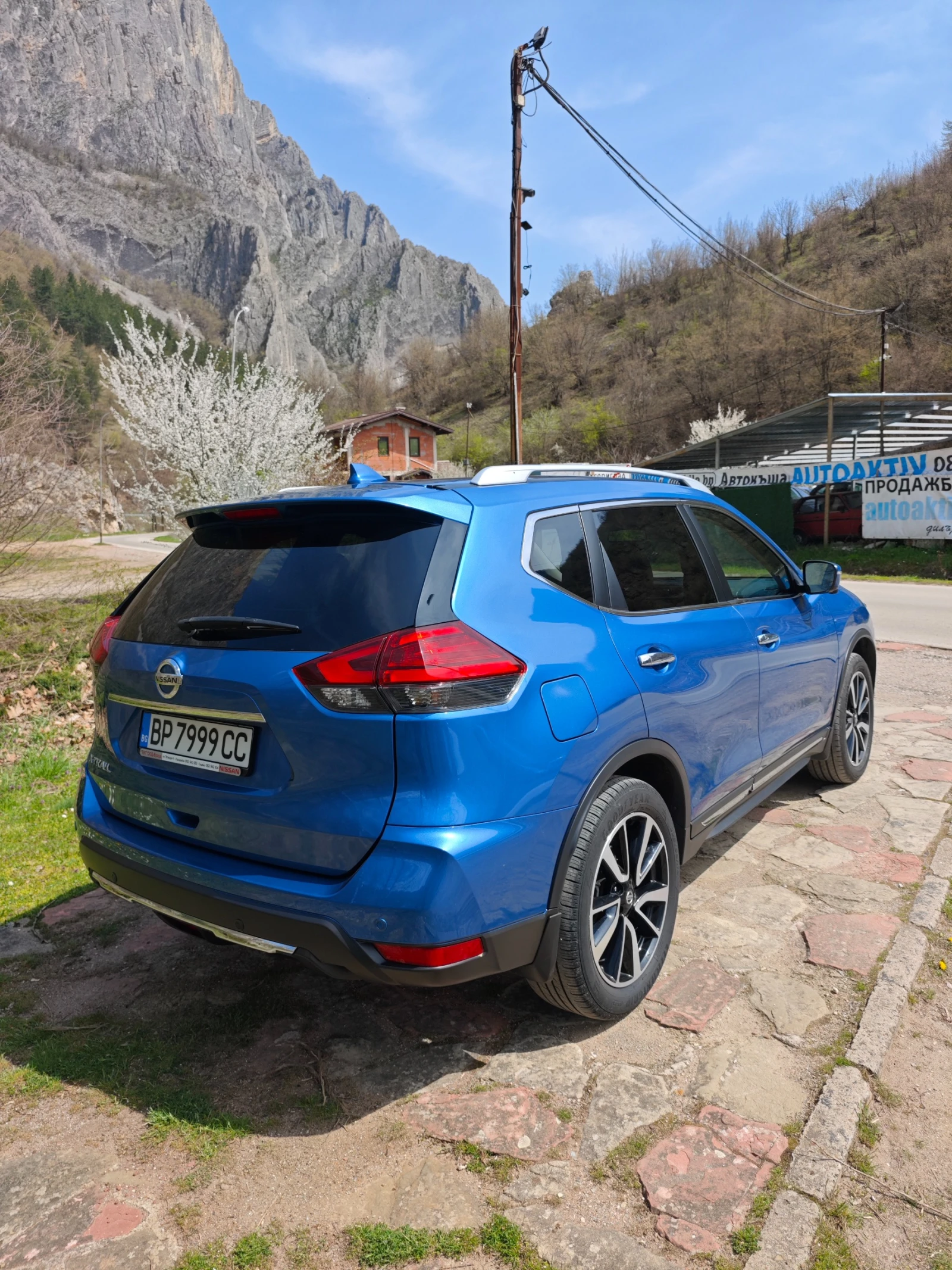 Nissan X-trail 2.0TDI 7 МЕСТНА, снимка 4 - Автомобили и джипове - 54354313