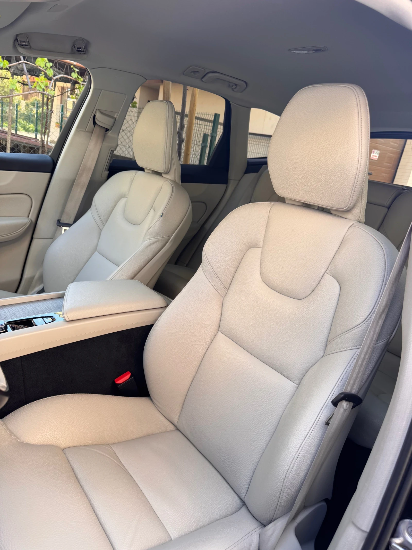 Volvo XC60 Inscription* 2.0D Hybrid 197к.с.* 4x4* Facelift, снимка 11 - Автомобили и джипове - 54502394