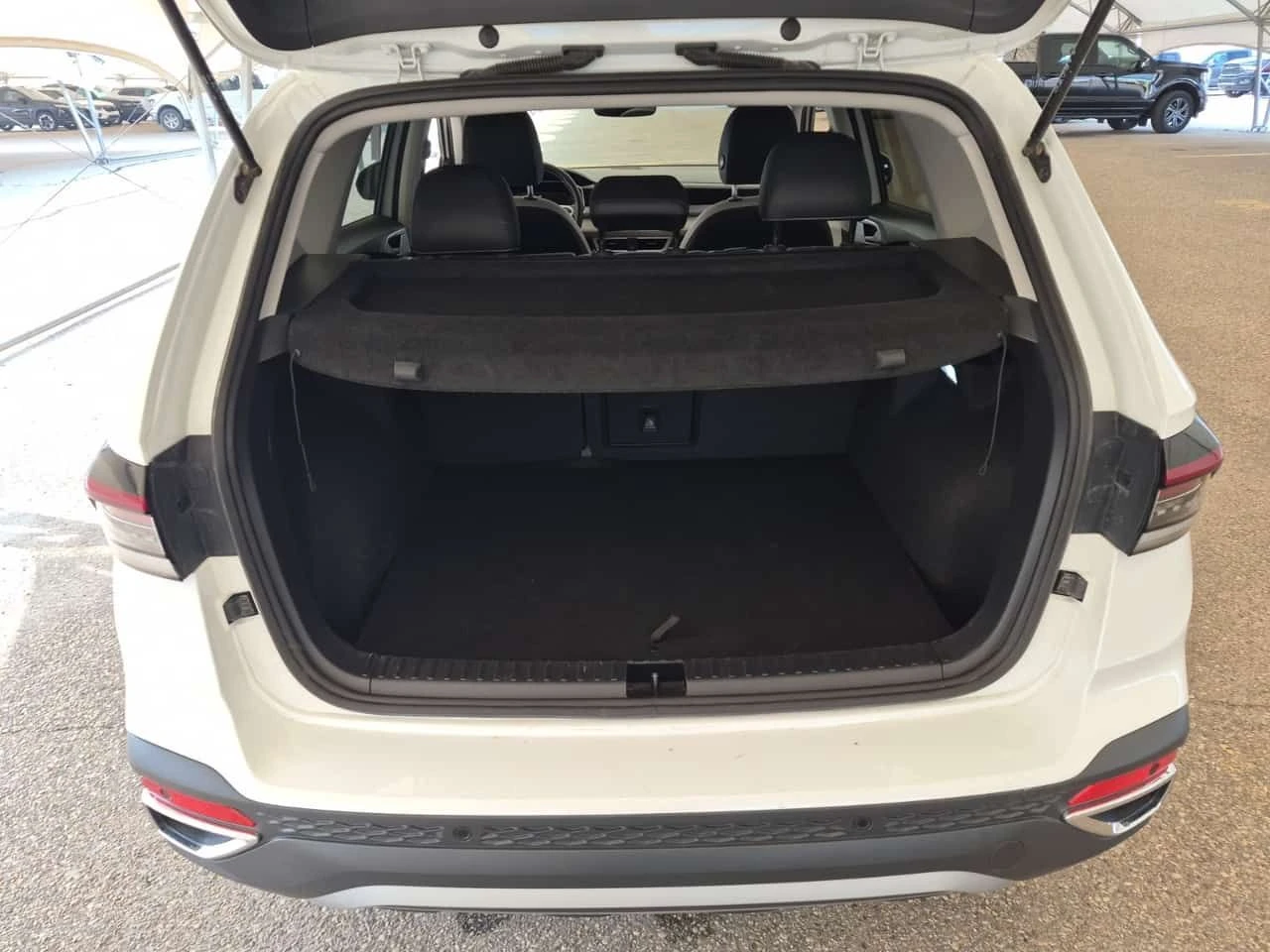 VW Taos  COMFORTLINE / АВТОКРЕДИТ , снимка 13 - Автомобили и джипове - 55662182