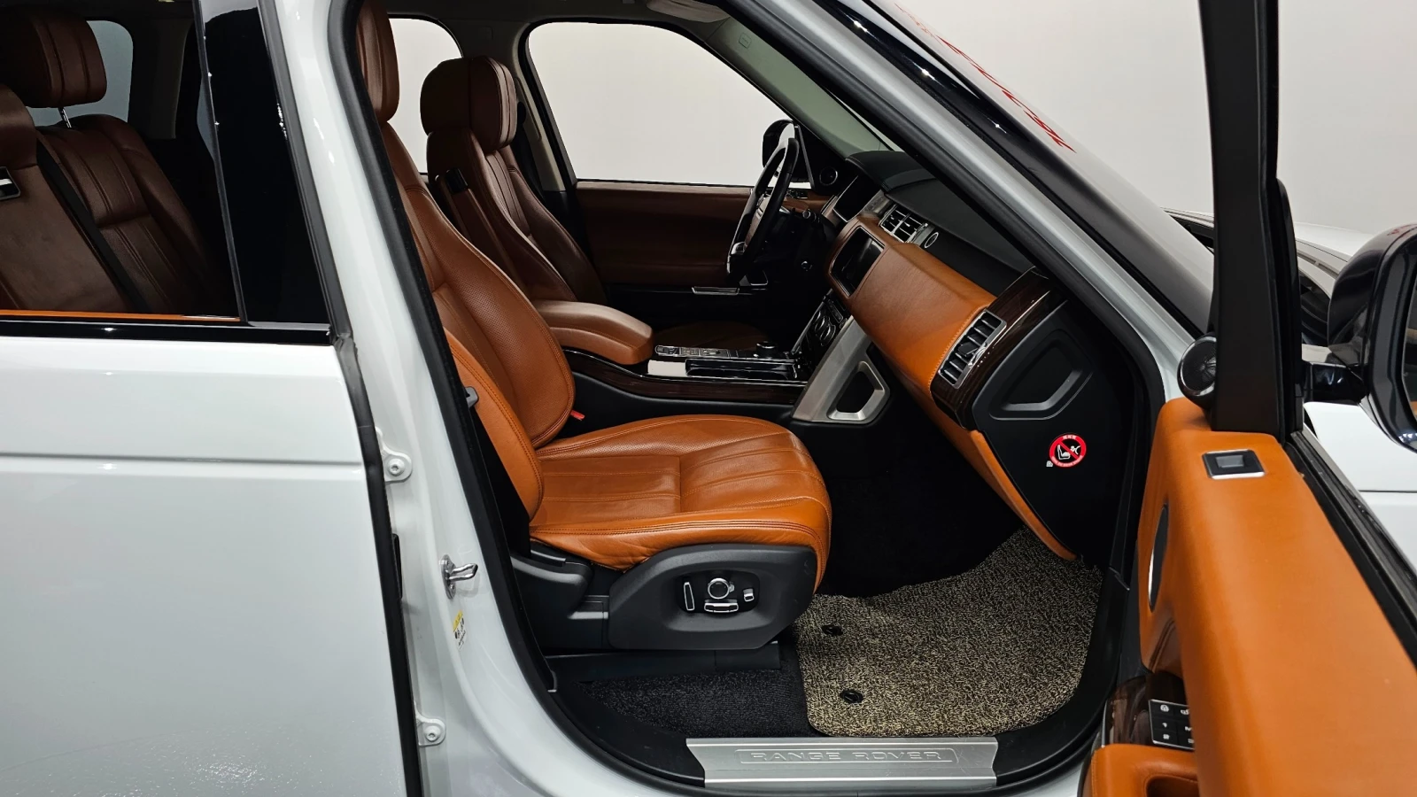 Land Rover Range rover 5.0 SC Vogue SE | HUD| Адаптив круиз| 360  кам.| М, снимка 10 - Автомобили и джипове - 55663710