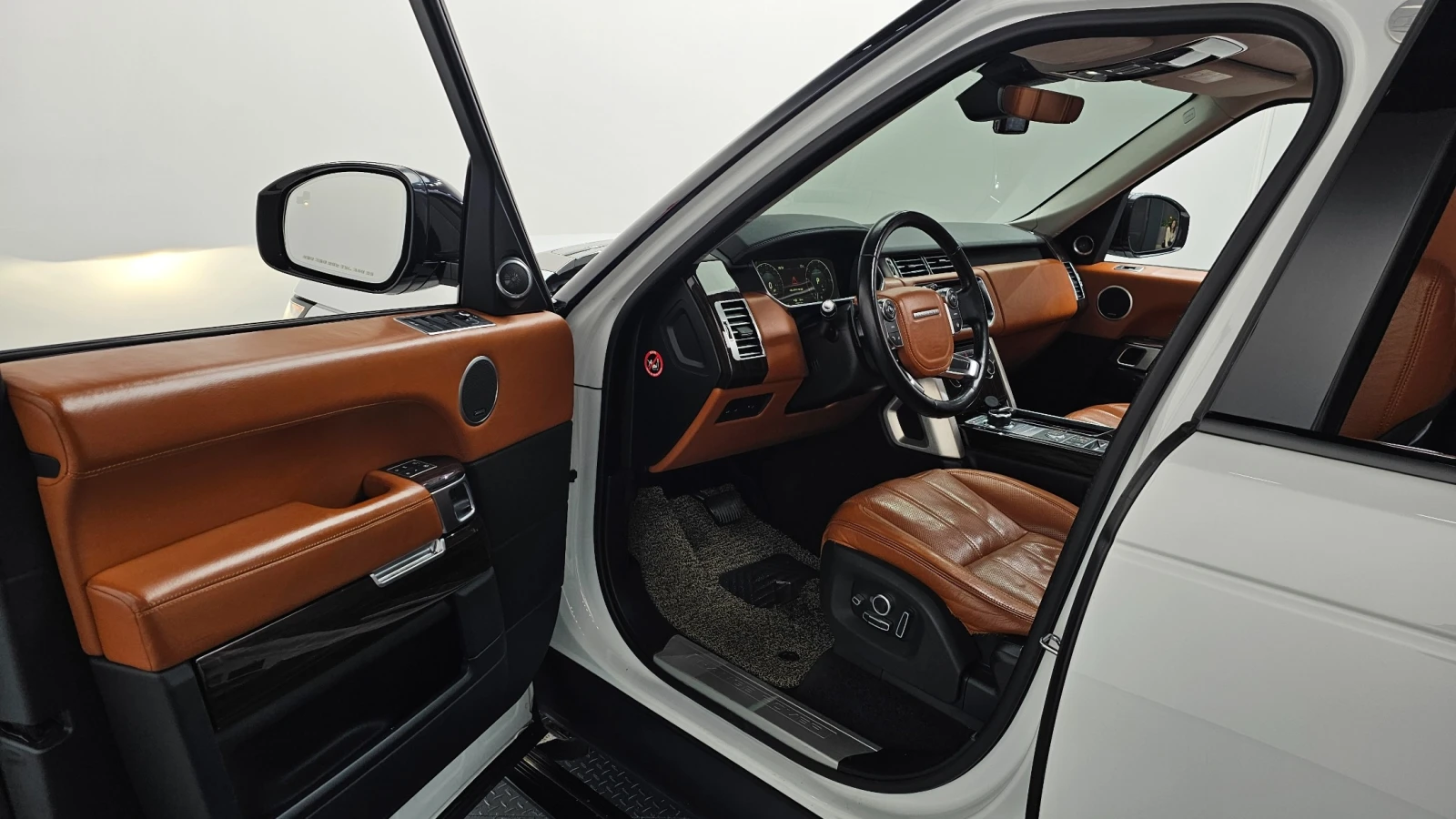 Land Rover Range rover 5.0 SC Vogue SE | HUD| Адаптив круиз| 360  кам.| М, снимка 9 - Автомобили и джипове - 55663710