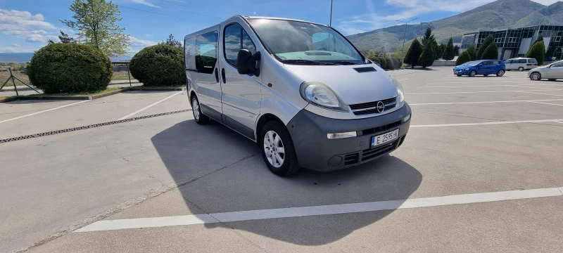 Opel Vivaro 2.5 CDTI ОБСЛУЖЕН/КЛИМАТИК/6СКОРОСТИ/НОВИ ГУМИ, снимка 1 - Бусове и автобуси - 48610601