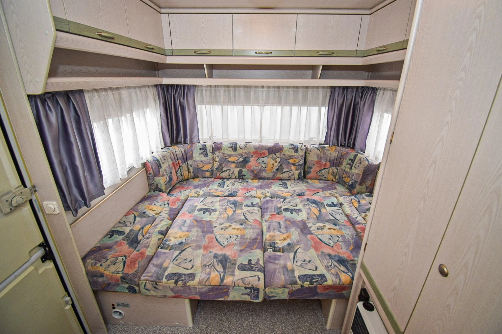 Каравана Knaus Sidewind 440+ форселт, снимка 13 - Каравани и кемпери - 54479274