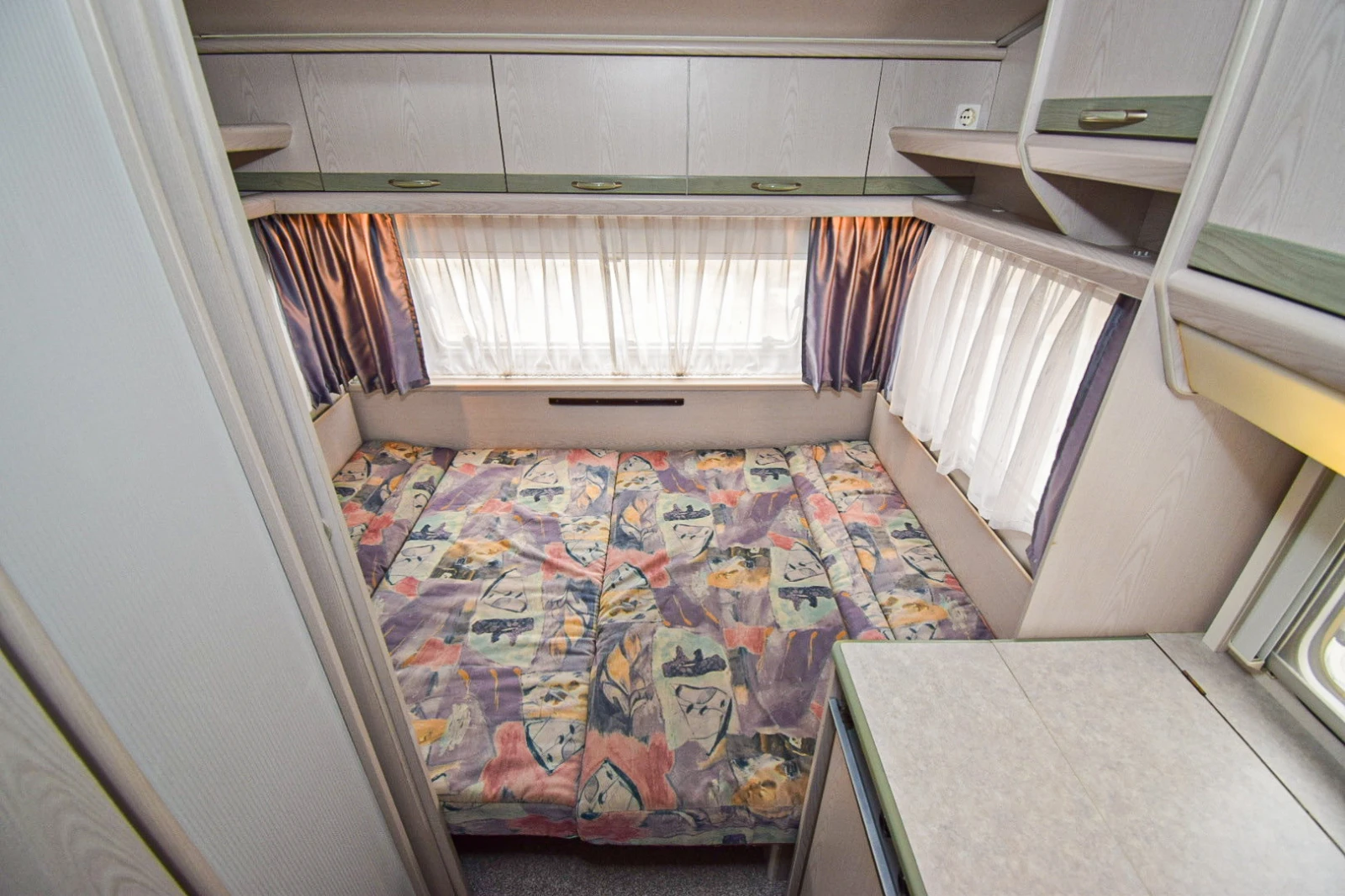 Каравана Knaus Sidewind 440+ форселт, снимка 8 - Каравани и кемпери - 54479274