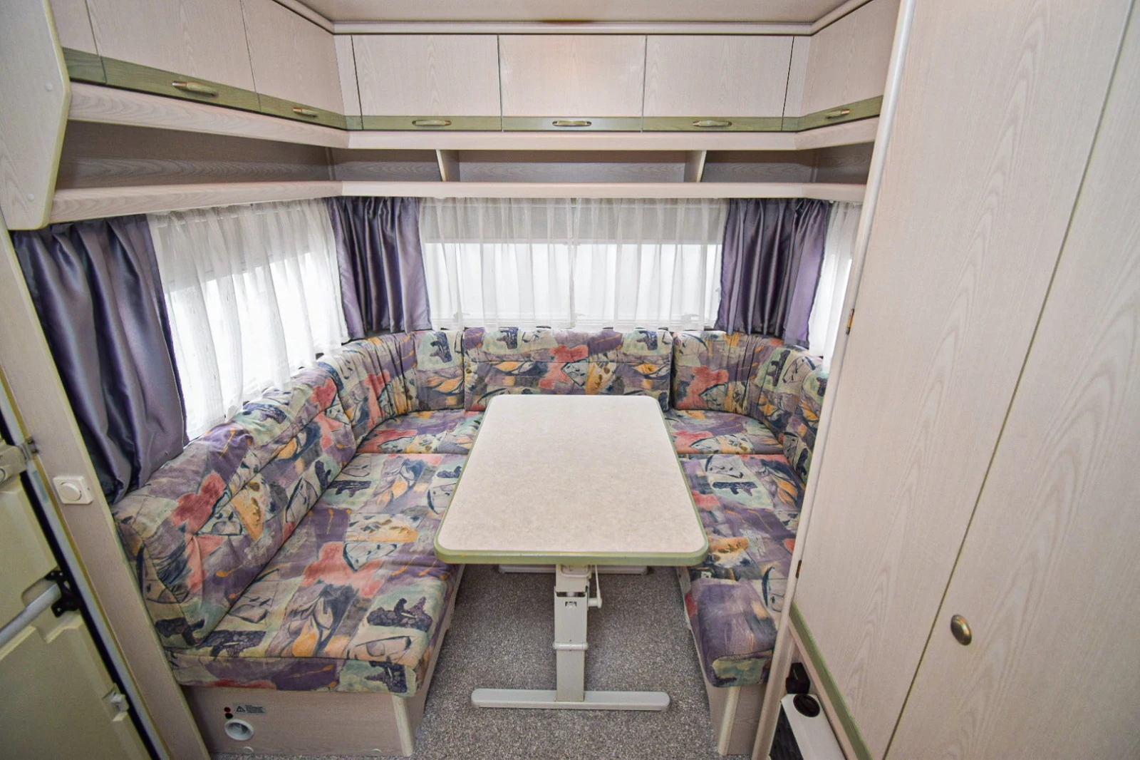 Каравана Knaus Sidewind 440+ форселт, снимка 12 - Каравани и кемпери - 54479274