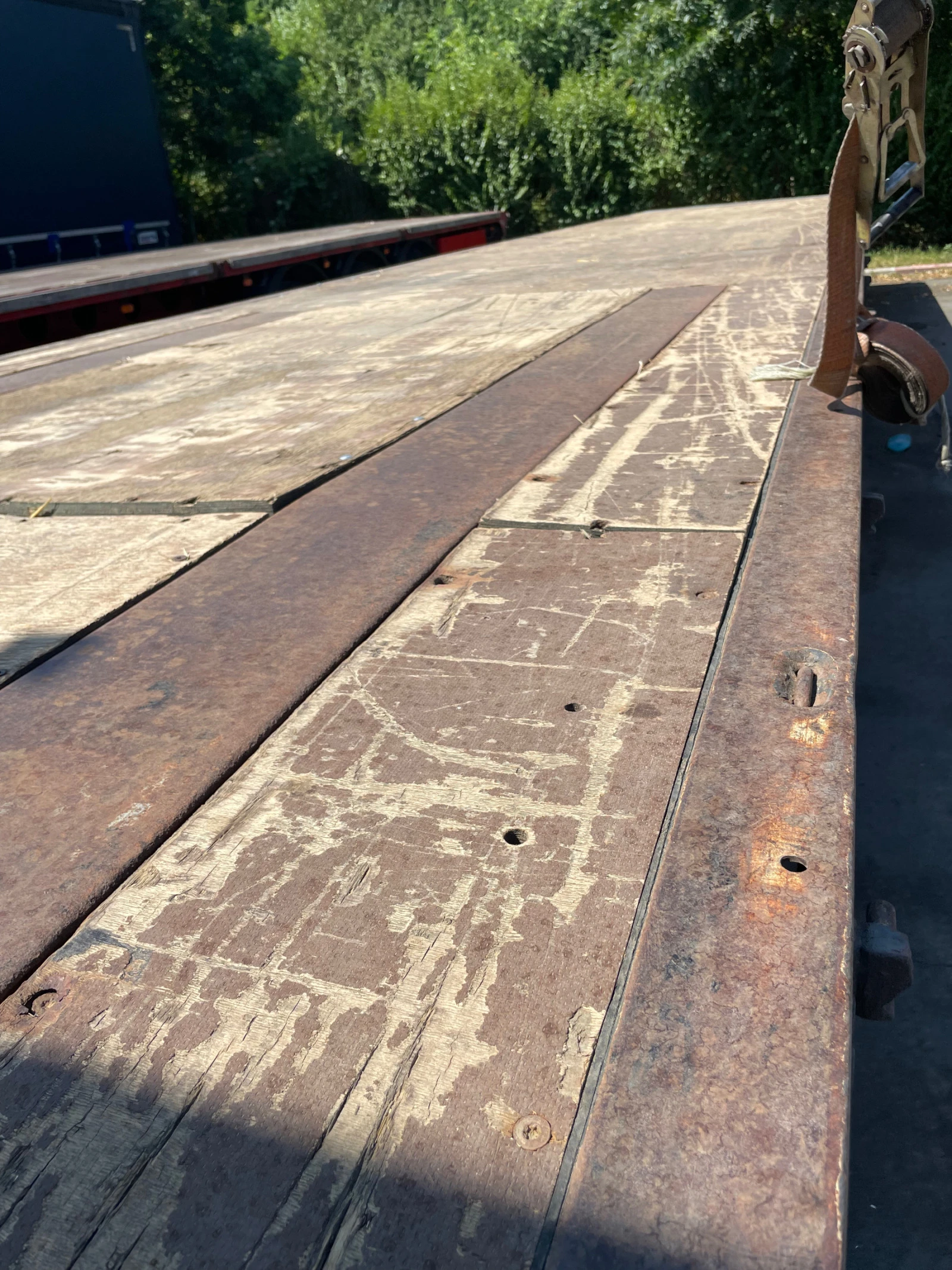  Schmitz  | Mobile.bg   9