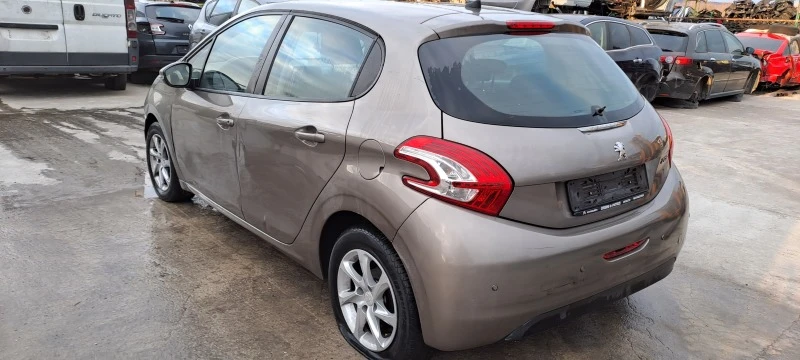 Peugeot 208 1.4HDI, снимка 2 - Автомобили и джипове - 40092106