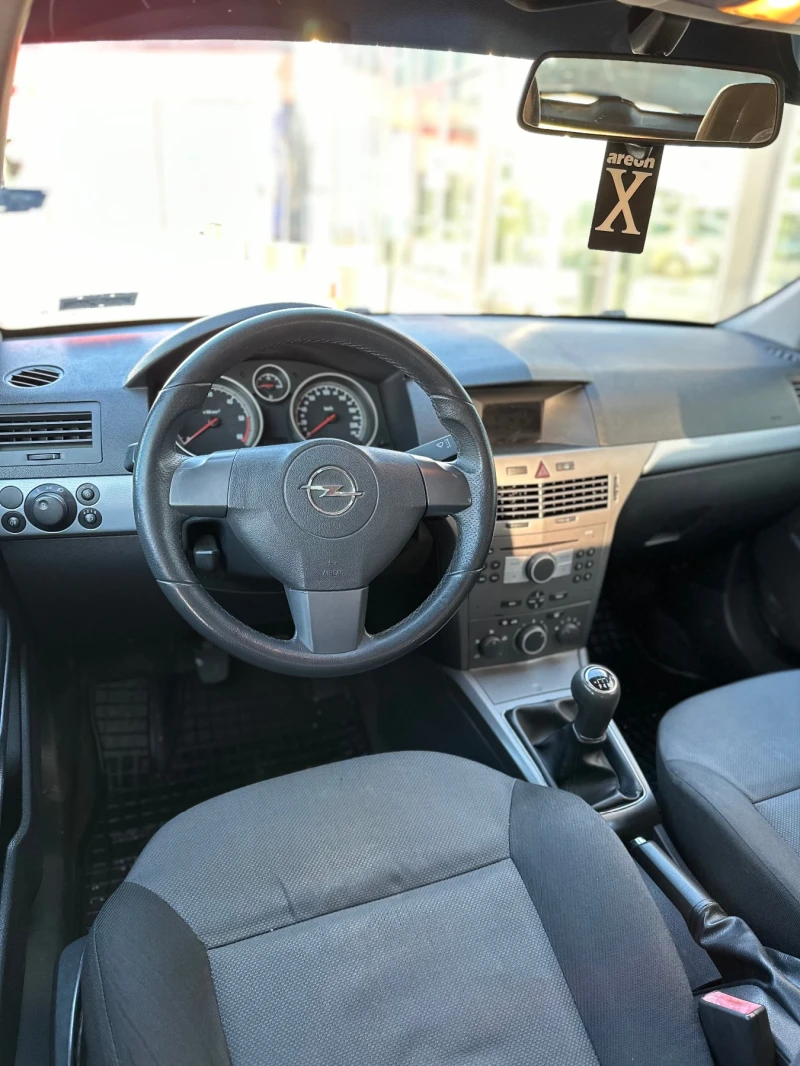 Opel Astra 1.7 CDTI , снимка 5 - Автомобили и джипове - 48722963