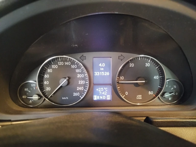 Mercedes-Benz C 220, снимка 2 - Автомобили и джипове - 49152694