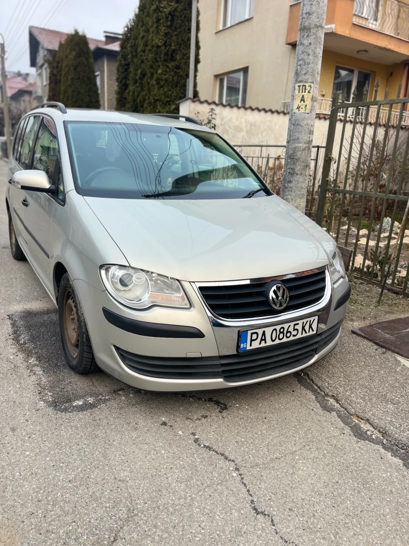 VW Touran, снимка 4 - Автомобили и джипове - 52523688