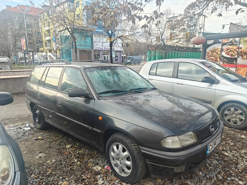 Opel Astra, снимка 4 - Автомобили и джипове - 52565710