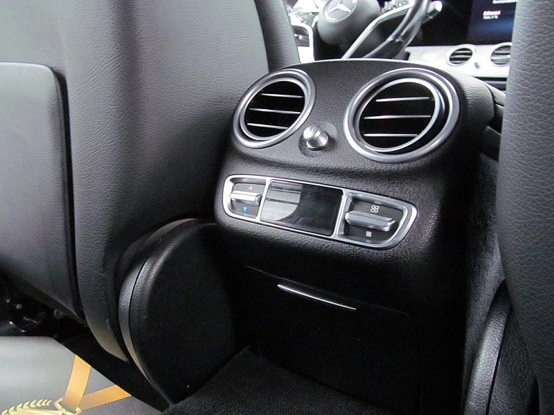 Mercedes-Benz E 220 4-Matic/AMG-line/DIGITAL/9gt/СОБСТВЕН ЛИЗИНГ, снимка 10 - Автомобили и джипове - 52571606