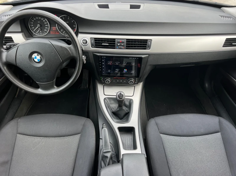 BMW 320 i XENON/NAVI/KAMERA/6sk/UNIKAT, снимка 9 - Автомобили и джипове - 52581140