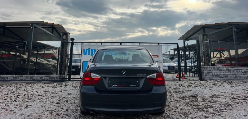 BMW 320 i XENON/NAVI/KAMERA/6sk/UNIKAT, снимка 8 - Автомобили и джипове - 52581140