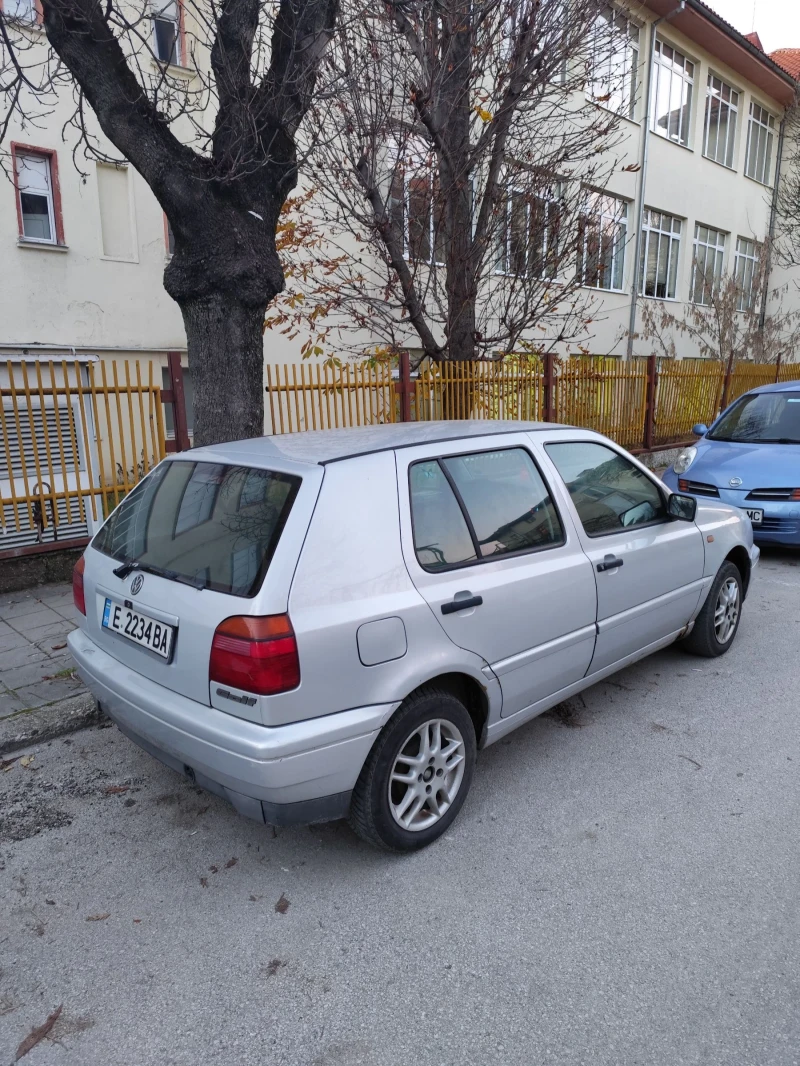 VW Golf, снимка 3 - Автомобили и джипове - 52965906