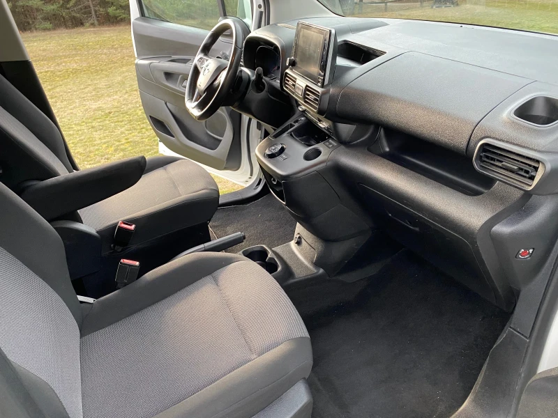 Opel Combo АВТОМАТИК, 1.5CDTI, 131к.с, ТОП СЪСТОЯНИЕ, ОБСЛУЖЕ, снимка 13 - Автомобили и джипове - 52975671