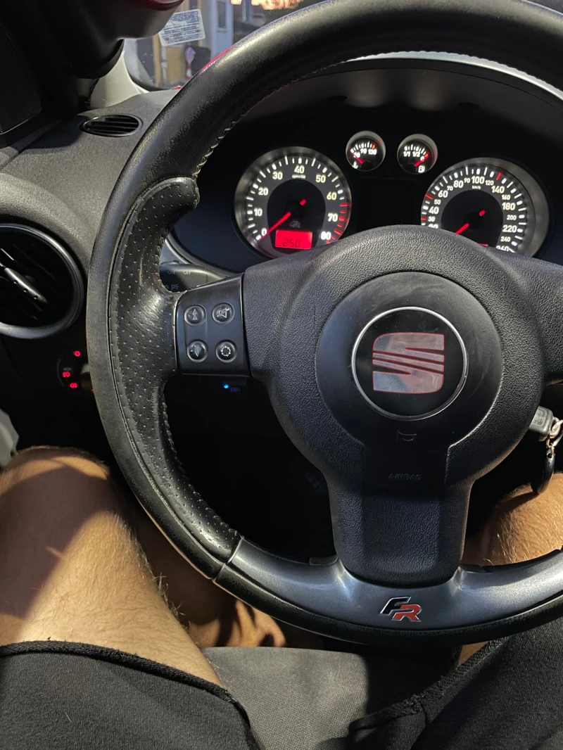 Seat Ibiza, снимка 6 - Автомобили и джипове - 53249474