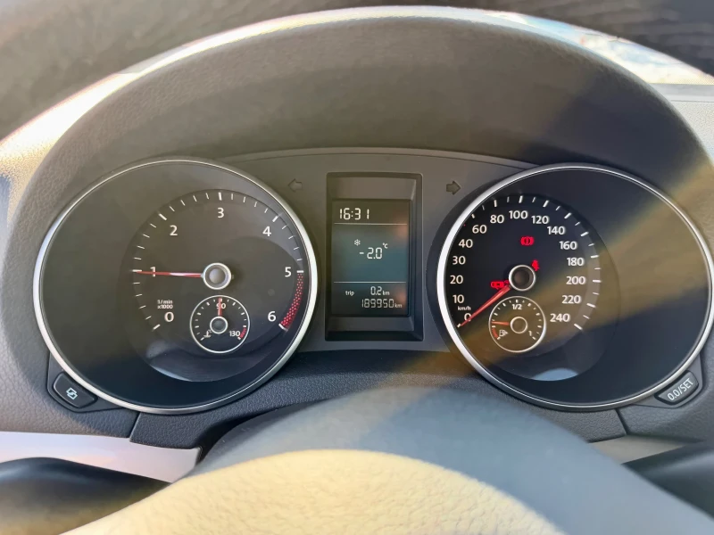 VW Golf 1.6TDI 90k NAVI TOP, снимка 11 - Автомобили и джипове - 53337208