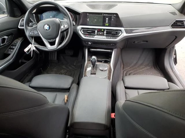 BMW 330 2.0L 4 All wheel drive, снимка 5 - Автомобили и джипове - 48656079