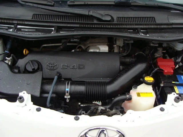 Toyota IQ 1.4, снимка 12 - Автомобили и джипове - 52583252