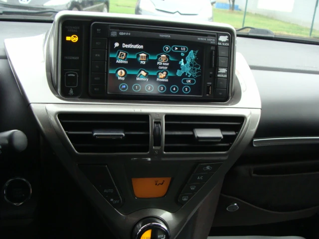 Toyota IQ 1.4, снимка 15 - Автомобили и джипове - 52583252